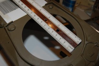 Measuring the opening for corRect diameter.