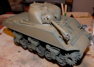 I continue the techniquE on the lower hull and Suspension.