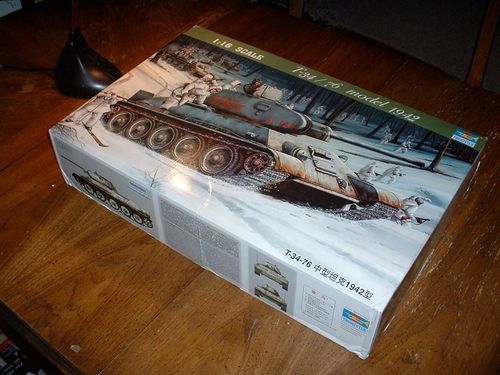My Trumpeter 1/16th scale T34/76 1942 HAS ARRIVED.  cost $90 DELIVERED off ebay.  The SU-122 was based on this early T34 model and all the appropriate goodies are included, early wheels, engine deck etc. We are $170 in on this project.