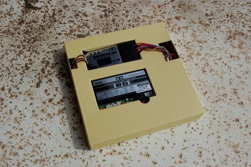 I have positioned the combo far enough back to allow the gun to elevate without difficulty and installed the speaker and power switch.