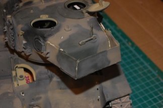 the rear turret featured a counterweight to balance the longer gun tube.